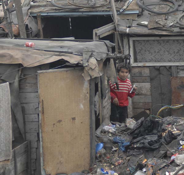 extreme poverty in Macedonia - Roma slums