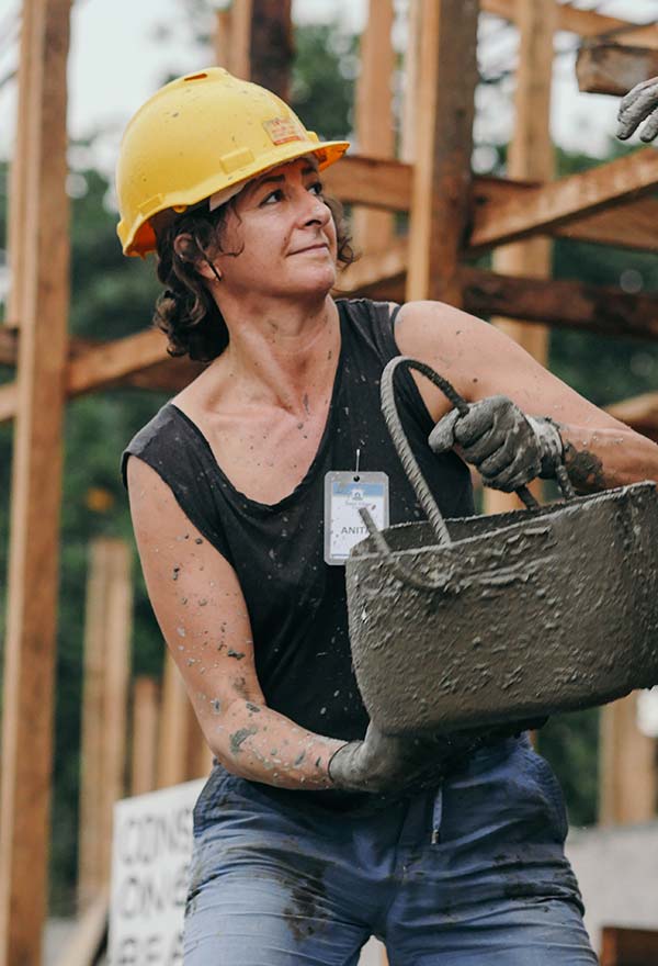 rebuilding slums volunteers in the philippines