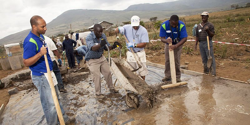 Volunteers in Kenya