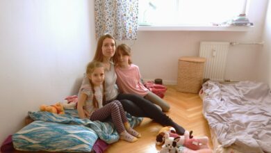 Marina Alisa Kristina Ukraine Crisis refugee family in Poland