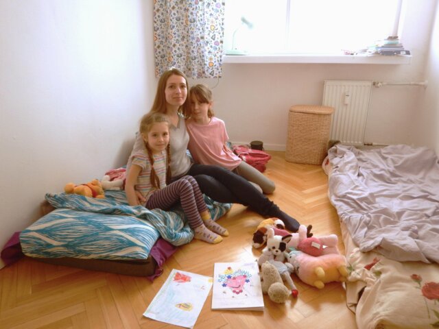 Marina Alisa Kristina Ukraine Crisis refugee family in Poland