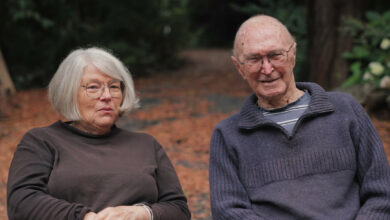 lES AND bARB SIT FOR AN INTERVIEW IN aUSTRALIA