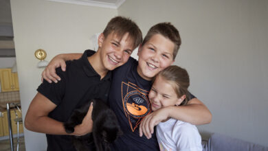 siblings in Poland from Ukraine - refugees